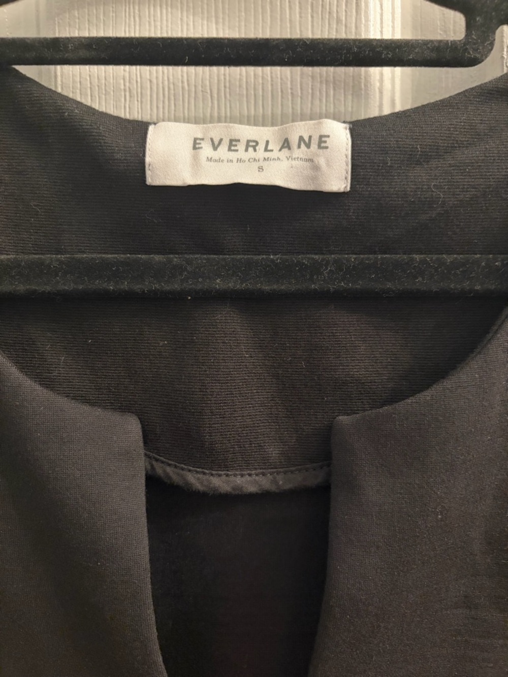Everlane Minimalist Capsule Black Dress - The Ponte Short Sleeve Mini Dress - Picture 6 of 10